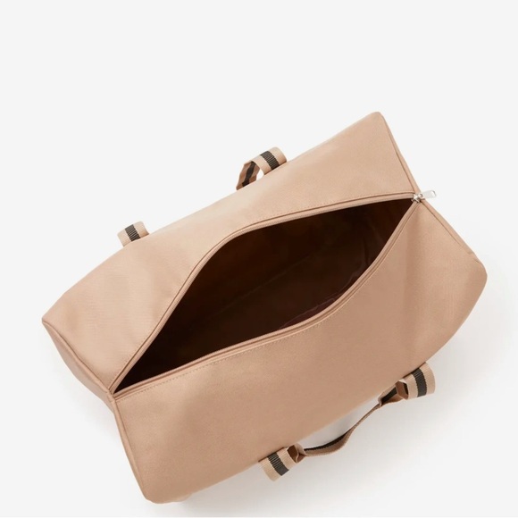 DSW Cream Duffel Bags - Picture 4 of 9